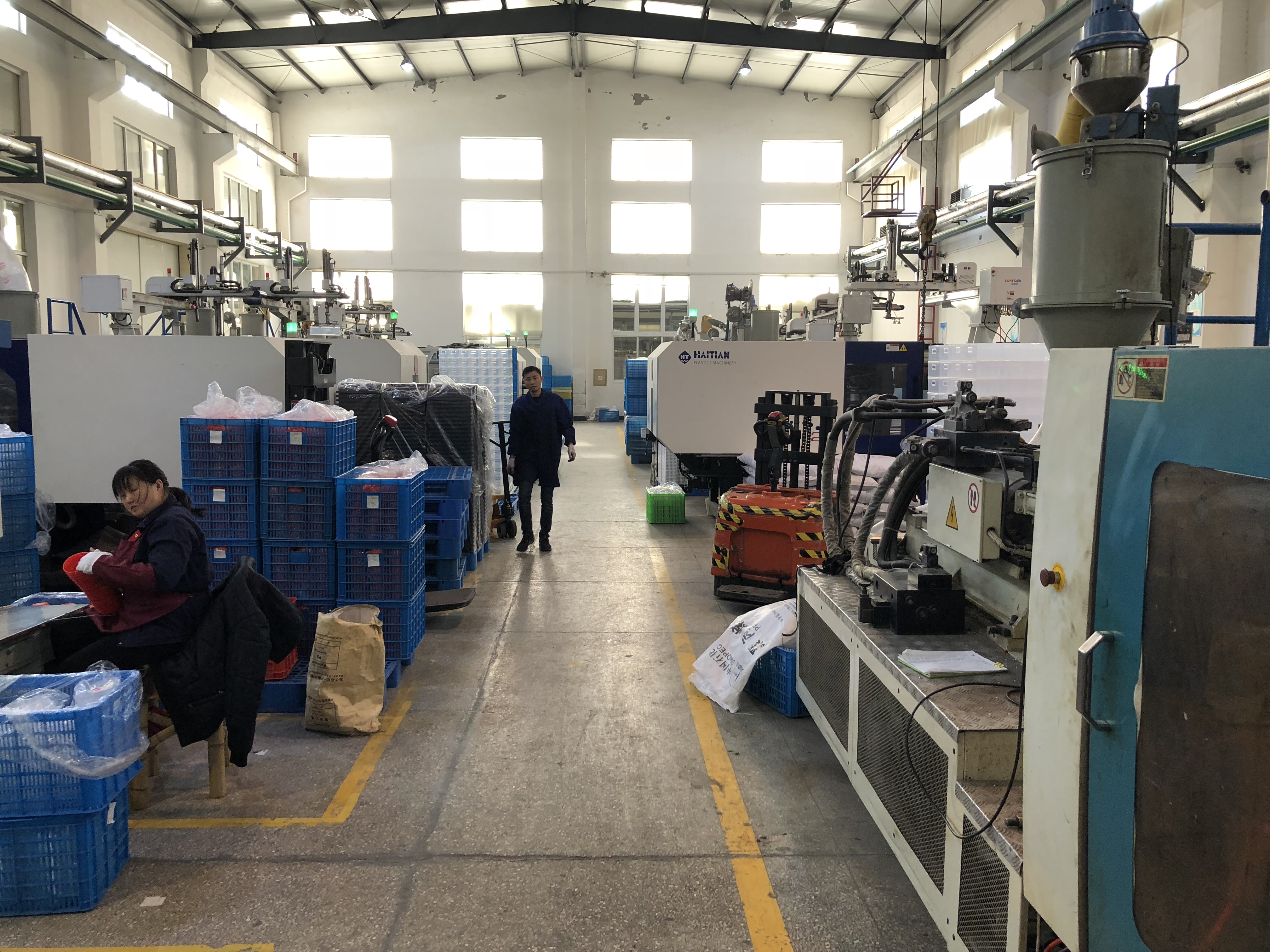 Produktionshalle Spritzguss